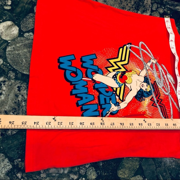 Wonder Woman Active Wear Racerback 95% Cotton DC Comics Original Red Tee Sz XL - Picture 6 of 9